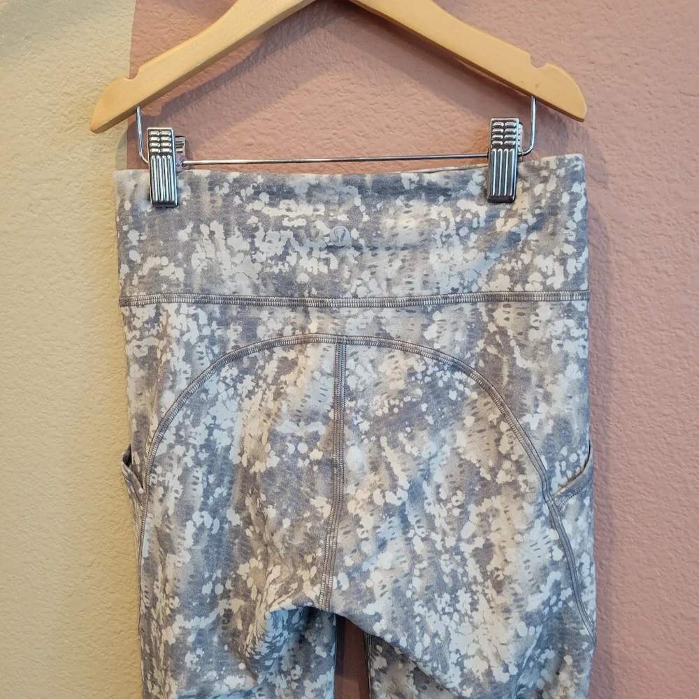 Lululemon Invigorate High Rise Tight 25" 4 - Picture 7 of 9
